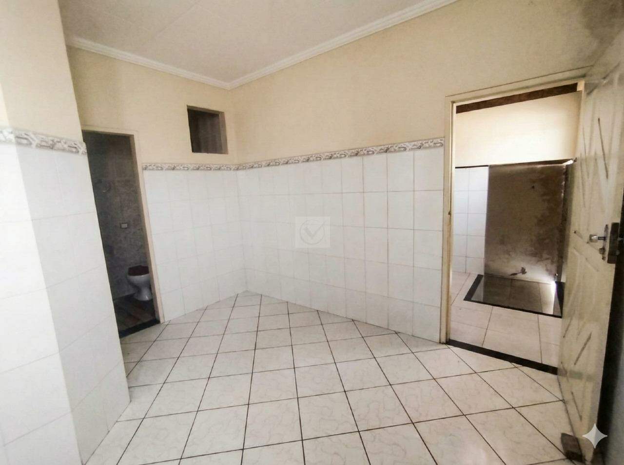 Casa Espaçosa de Esquina com 4 Quartos no Bairro Marianga! - Foto 9