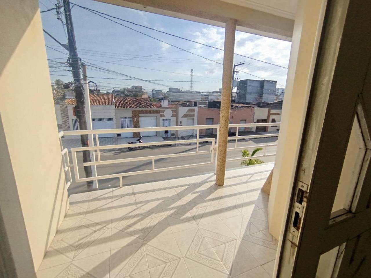 Casa Espaçosa de Esquina com 4 Quartos no Bairro Marianga! - Foto 15