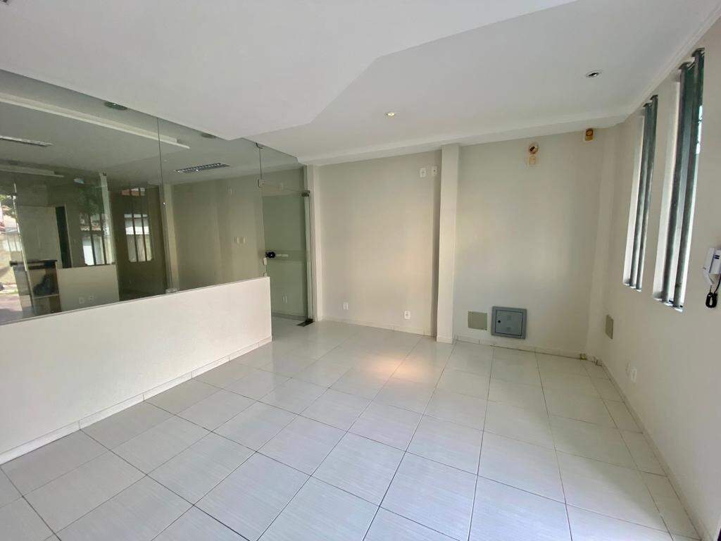 Oportunidade Única: Ponto Comercial Estratégico ao Lado do COESI, FACAR e Shopping Jardins!