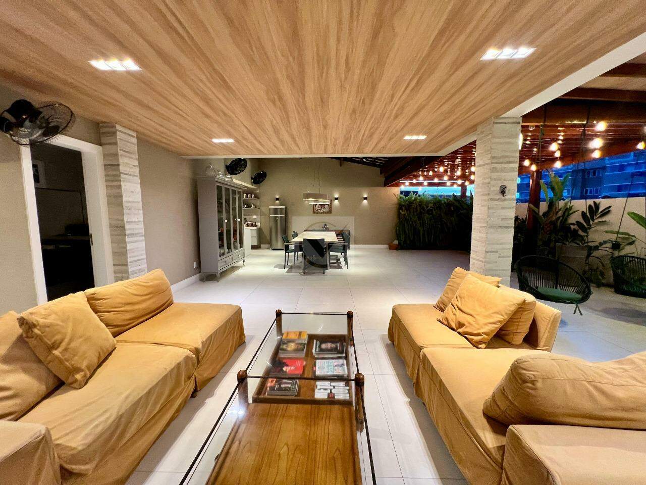 Belíssima Casa Mobiliada para venda no Condomínio Portal dos Trópicos