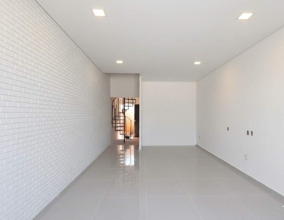 Oportunidade Estratégica: Sala Ampla com Mezanino em Polo Comercial Premium , de alto padrão.