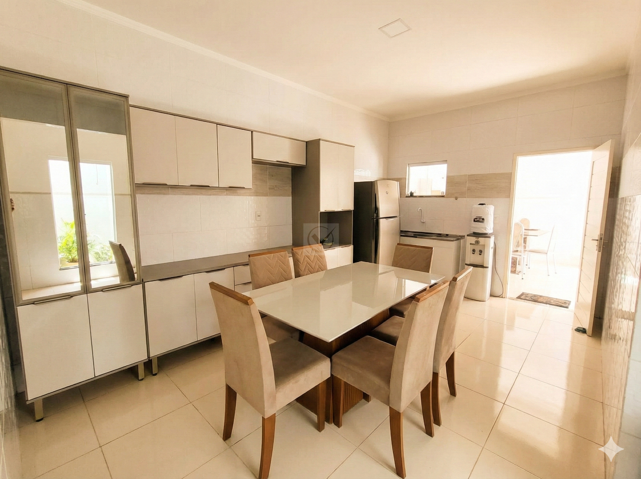 Casa de 3 Quartos (1 Suíte)