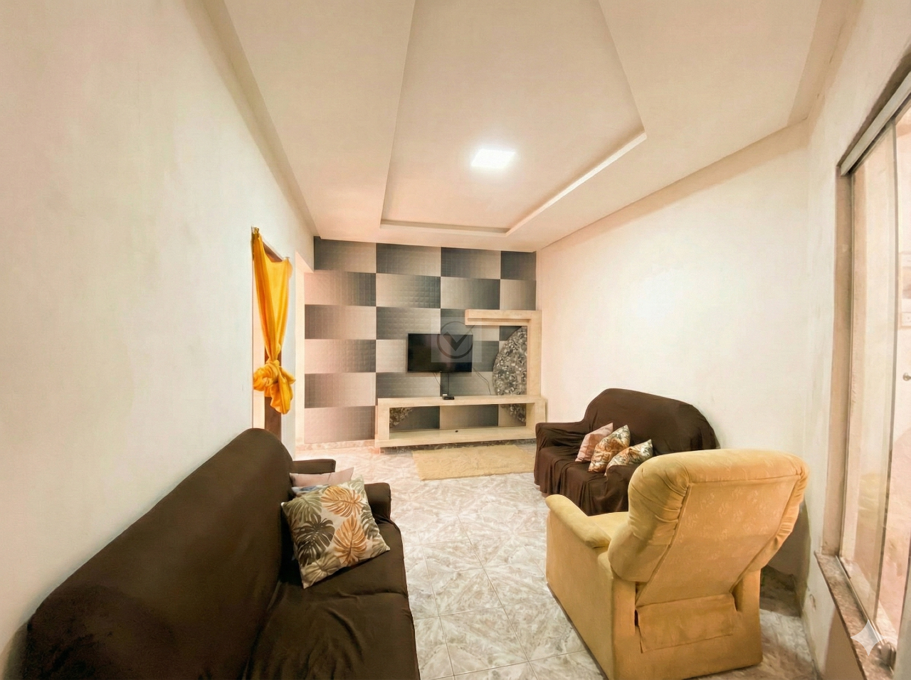 Lazer Exclusivo no Centro de Campo do Brito! Casa com Piscina e Ampla Área Social