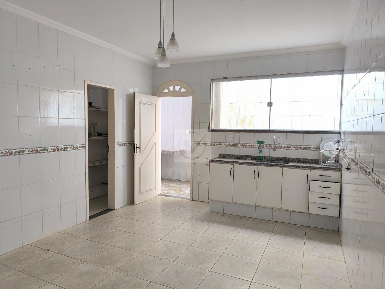 Casarão Versátil e Amplo: Ideal para Clínicas, Escolas ou Sedes Corporativas - Foto 7