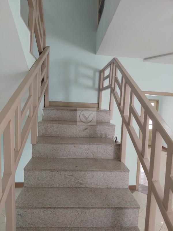 O refúgio urbano que sua família sempre sonhou! Casa de andar, - Foto 6