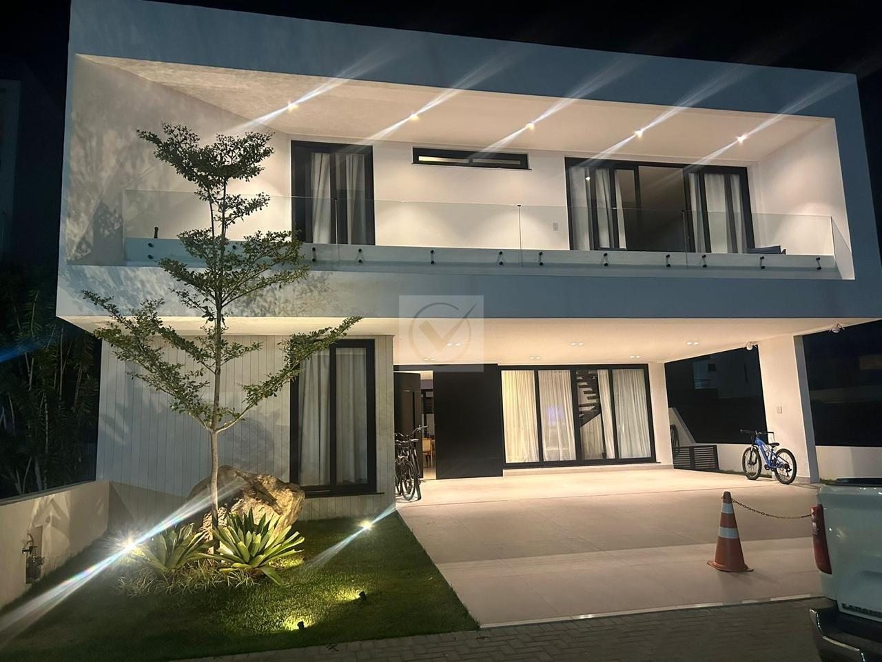 Casa construída no maior lote do Tahaa, sendo 13 de frente e na posição Leste!