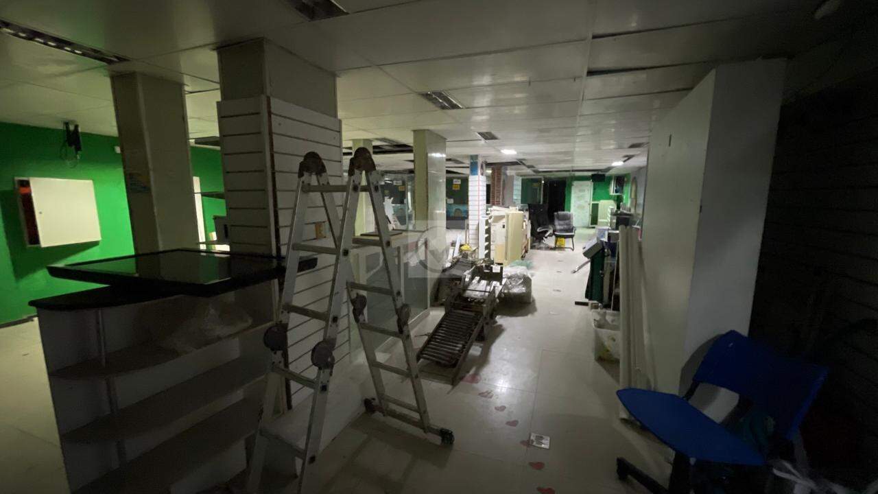 Prédio Comercial no Centro: Localização Privilegiada e Ampla Infraestrutura - Foto 3