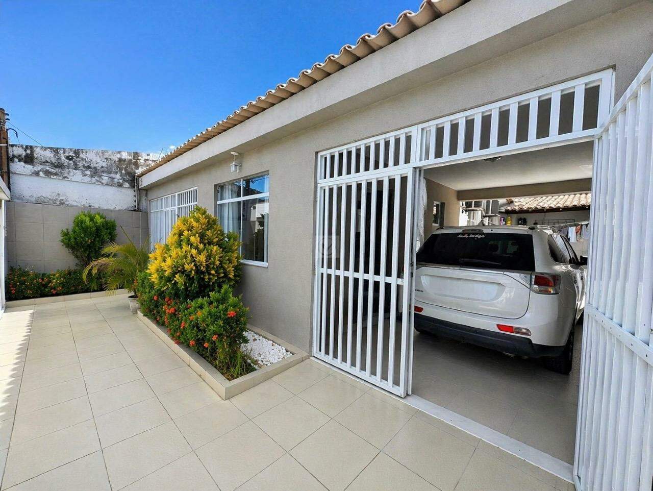 Casa frente leste e reformada a venda na Farolândia - Foto 2