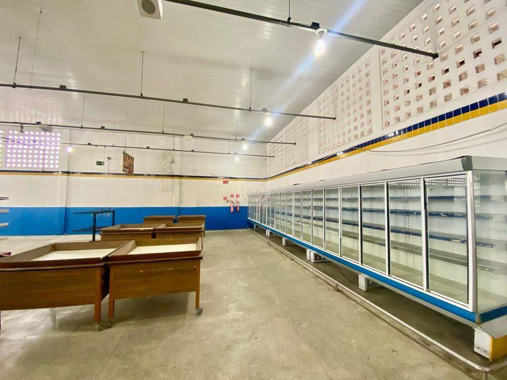 ALUGA-SE SUPERMERCADO COMPLETO NA AVENIDA EUCLIDES FIGUEIREDO COM TODAS AS INSTALAÇÕES - Foto 9