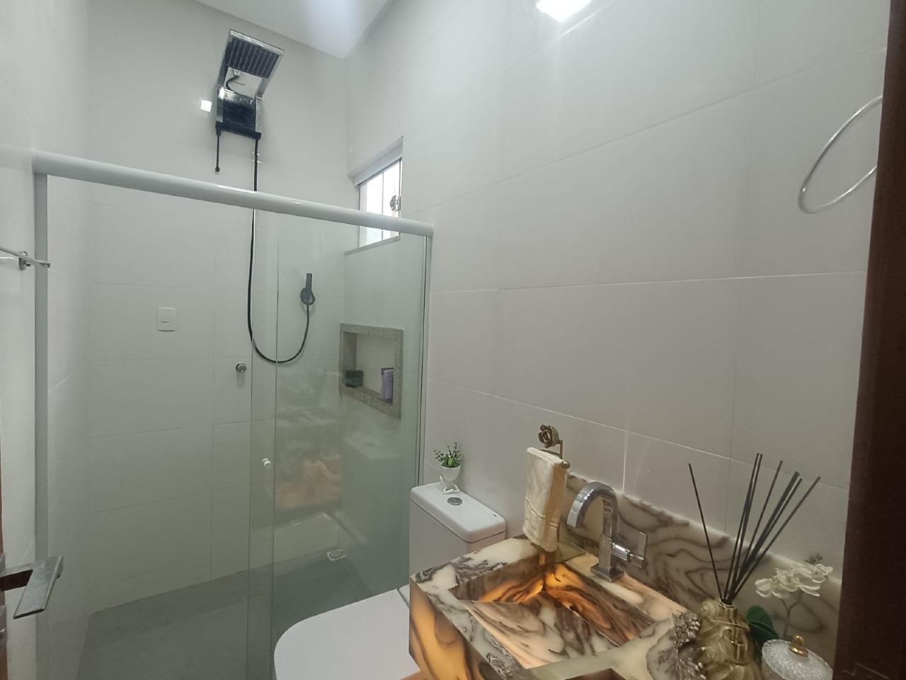 Alto Padrão, Economia e Praticidade no Condomínio Leonardo da Vinci! Casa com Energia Solar e Modulados - Foto 5