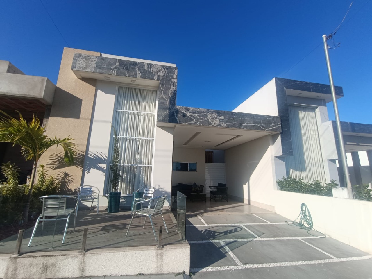 Alto Padrão, Economia e Praticidade no Condomínio Leonardo da Vinci! Casa com Energia Solar e Modulados