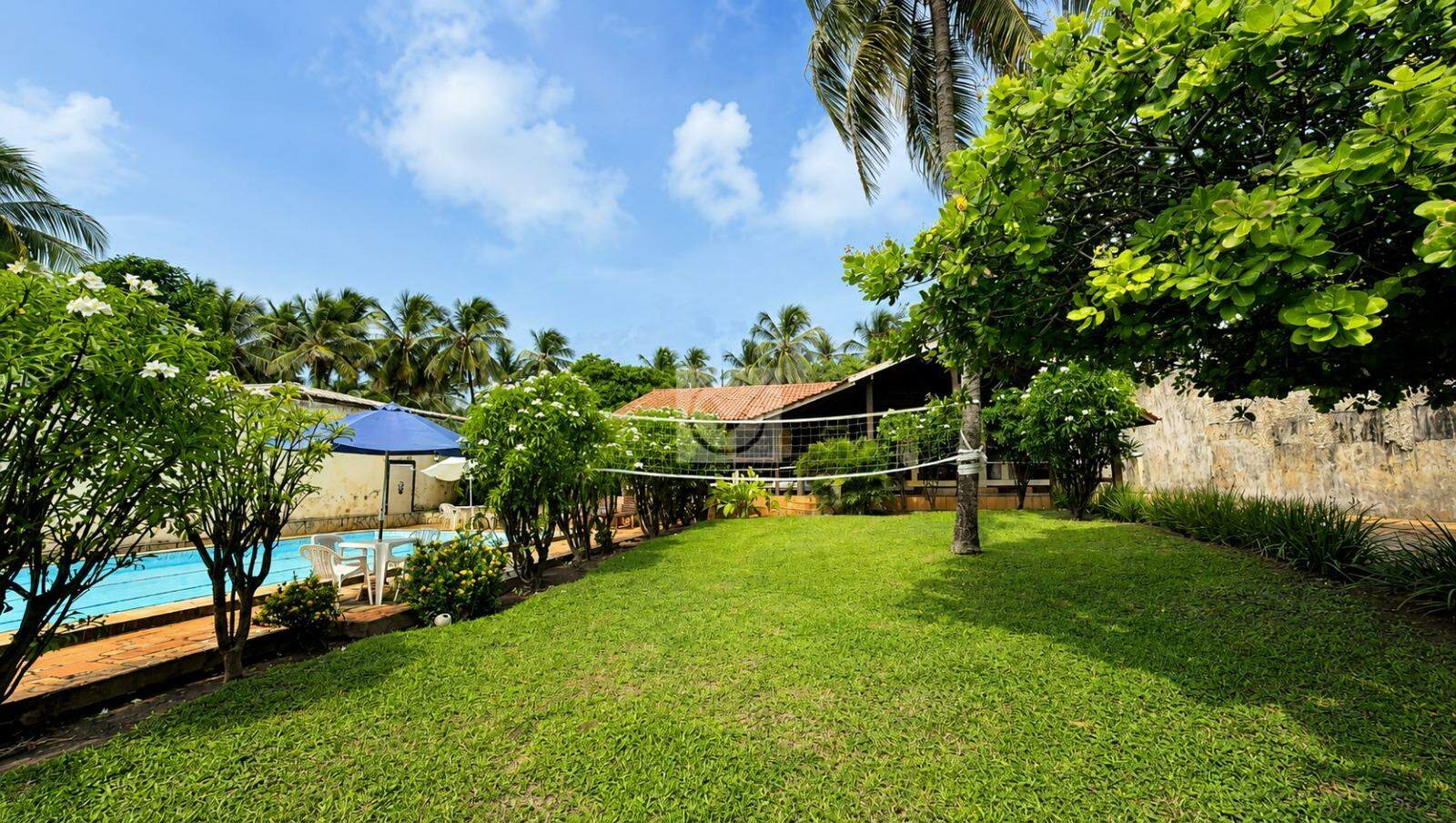 VENDA | Casa estilo chalé na região da Aruana, próxima ao posto Petrox da avenida da praia - Foto 2