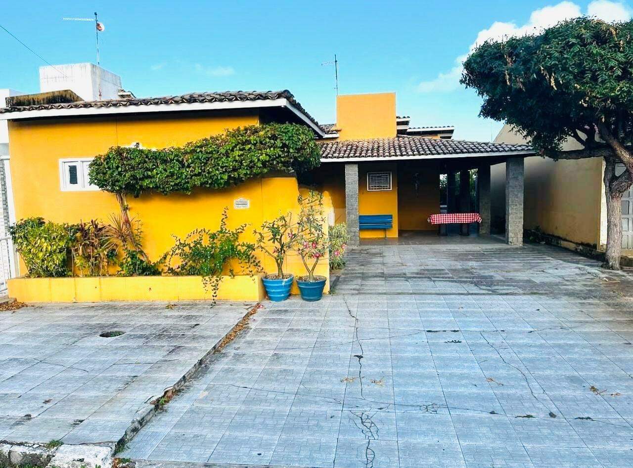 Casa à Venda no Condomínio Sol e Mar III