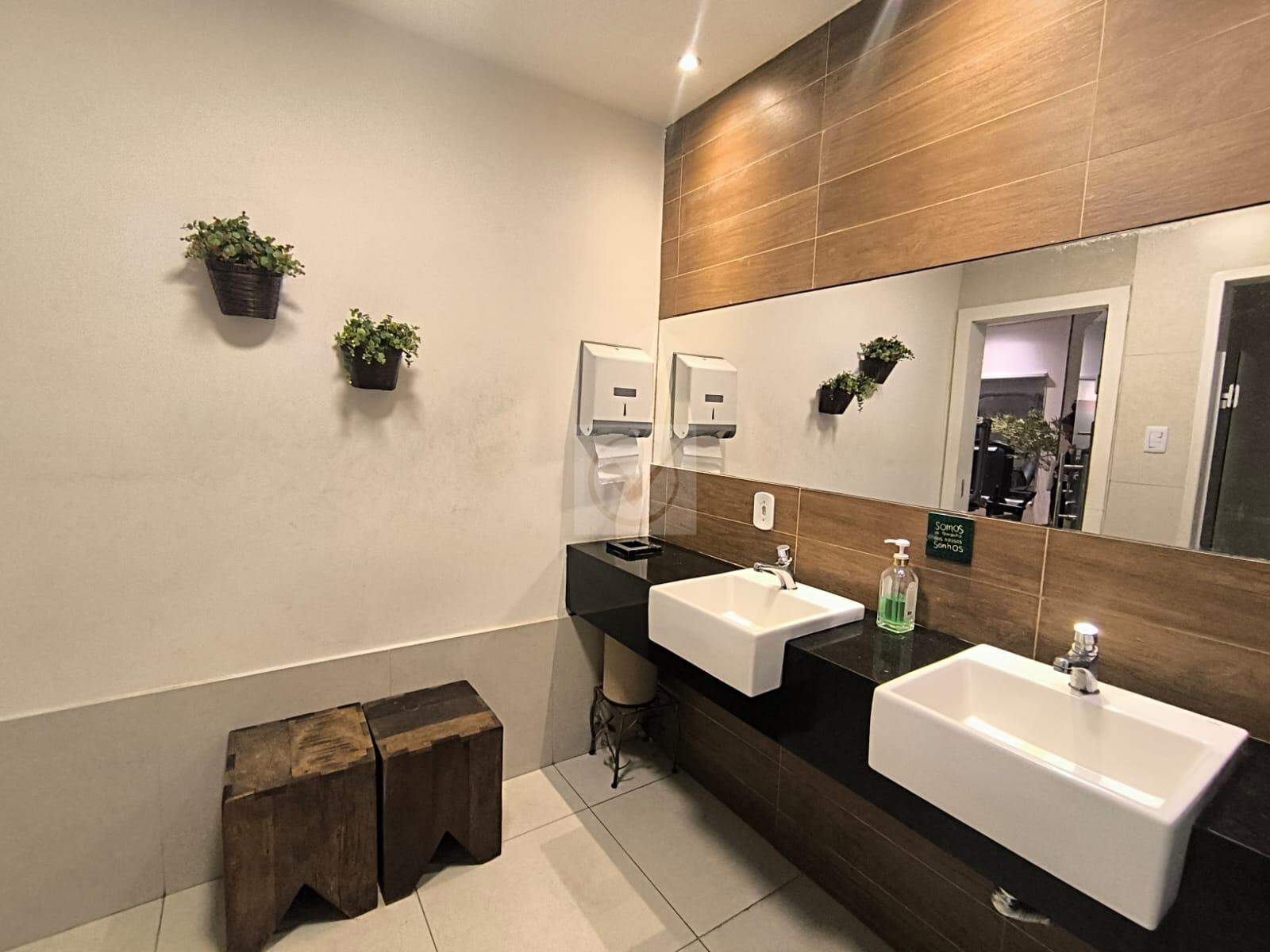 Edifício Comercial Moderno com 470m² e Sustentabilidade - Foto 11
