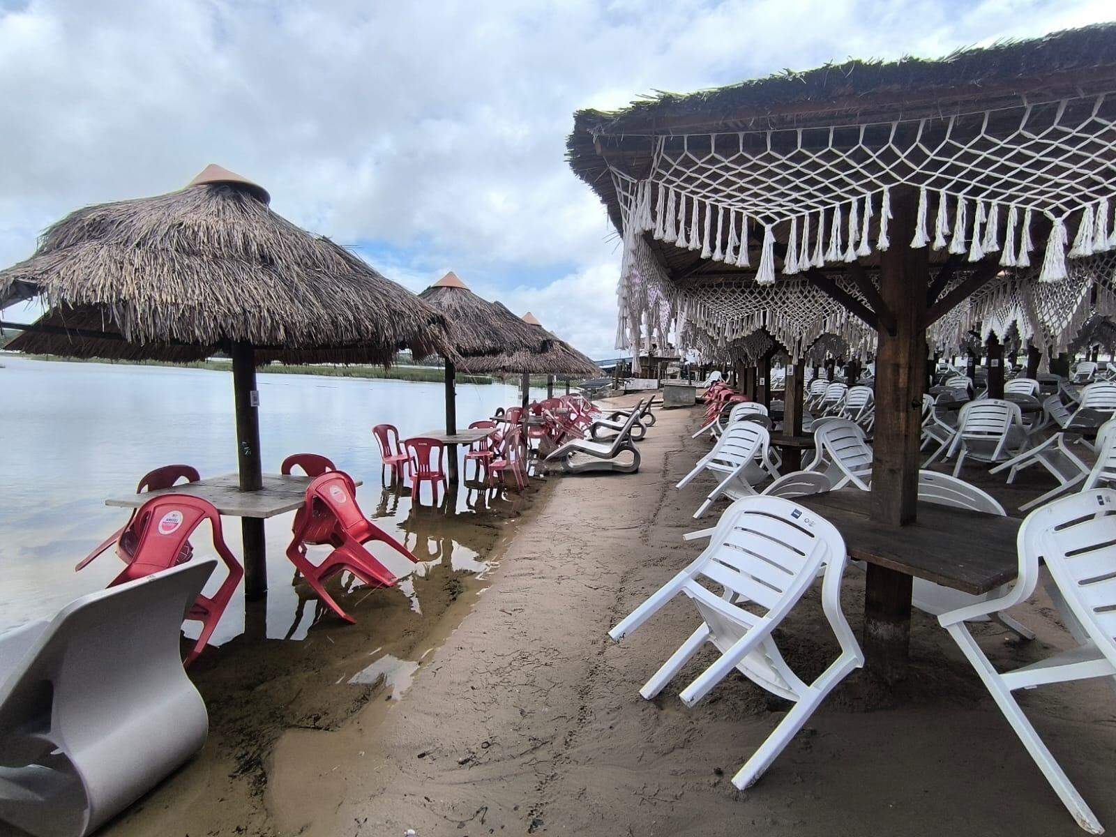 OPORTUNIDADE ÚNICA: Parque Aquático Completo na Lagoa dos Tambaquis à Venda! - Foto 8