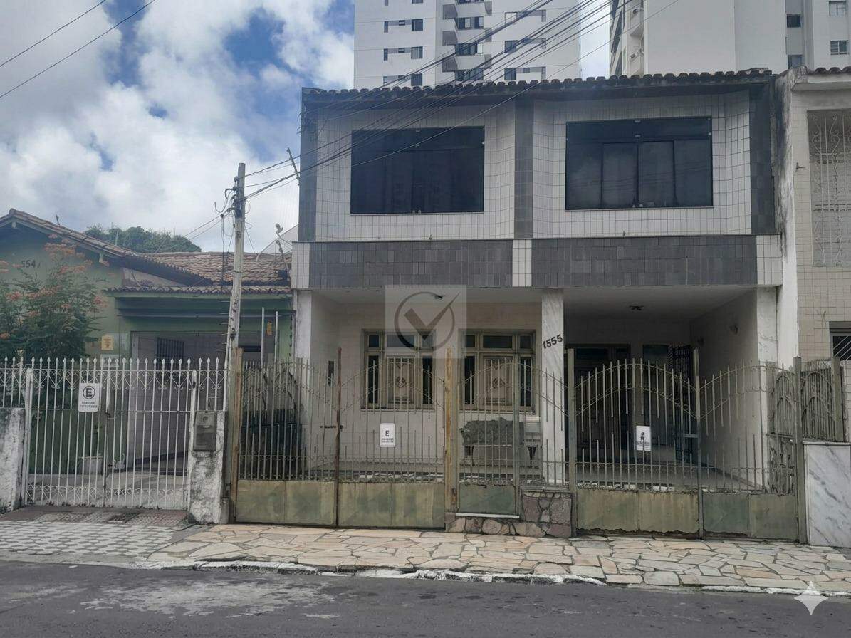 Casa à venda, 8 quartos, 5 suítes, 2 vagas, São José - Aracaju/SE
