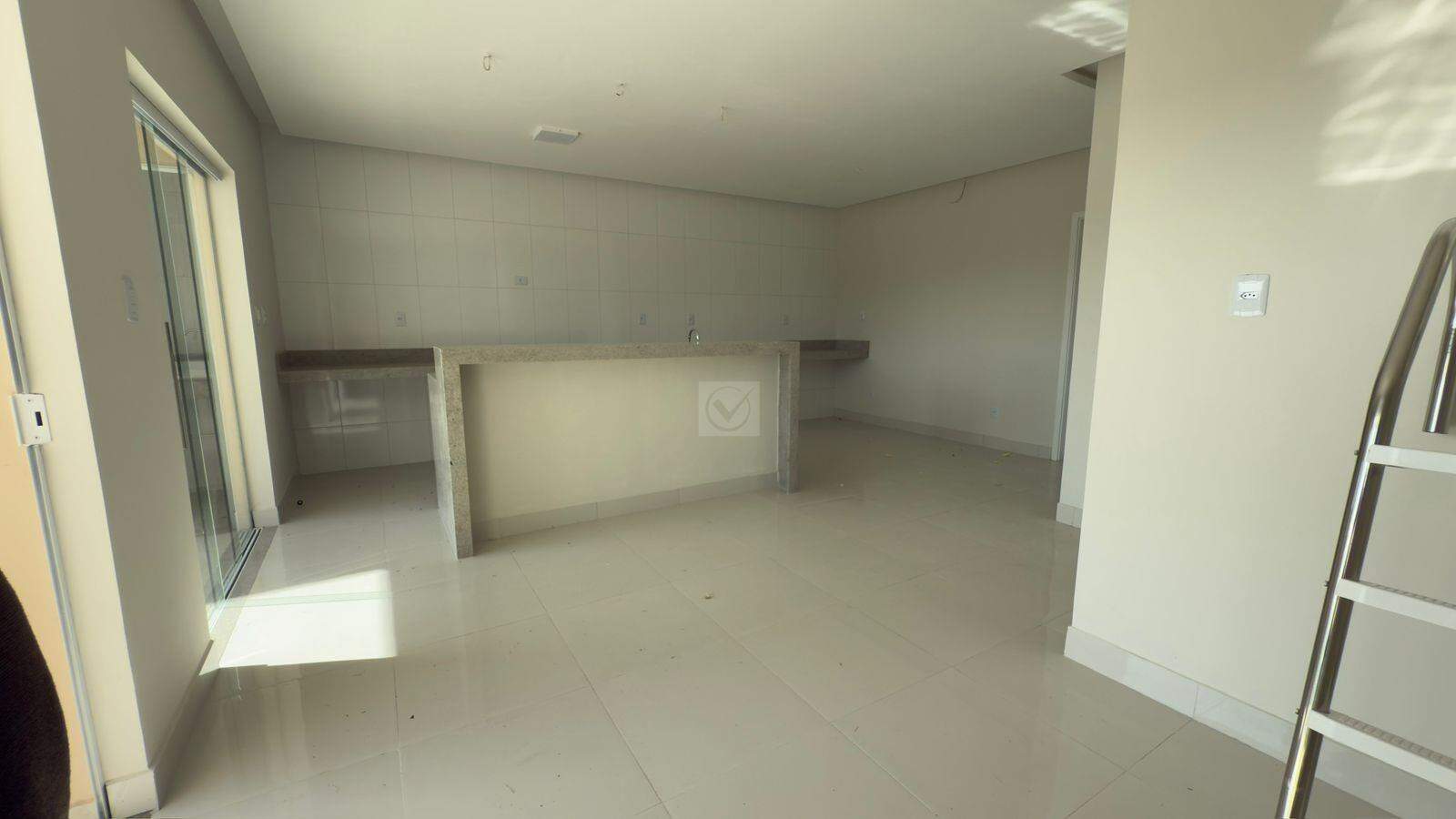 Alto Padrão e Lazer Completo no Portal do Lago! Casa de 3 Quartos para Locação - Foto 6