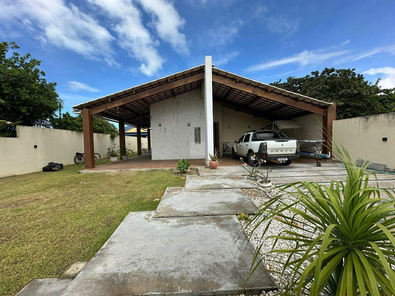 Casa de alto padrão à venda no Condomínio Morada do Rio