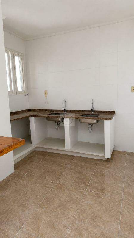 CASA AMPLA EM DOIS PAVIMENTOS – EXCELENTE OPORTUNIDADE! - Foto 12