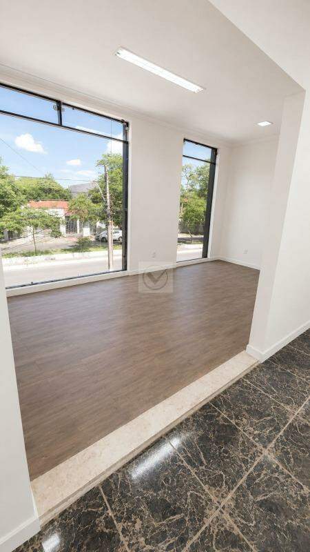 CASA AMPLA EM DOIS PAVIMENTOS – EXCELENTE OPORTUNIDADE! - Foto 2