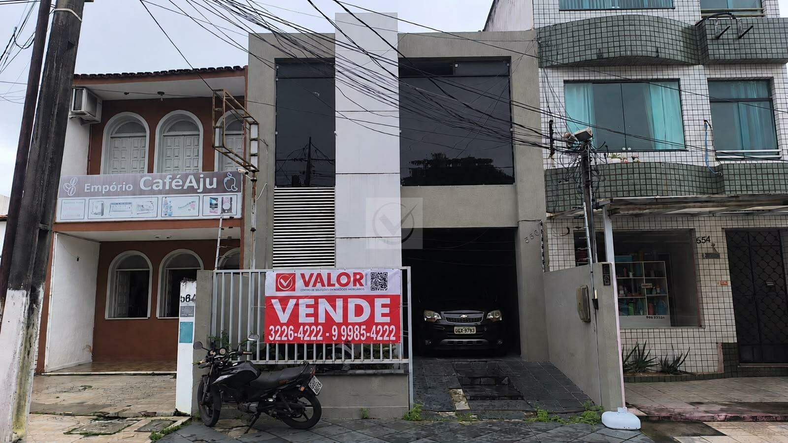 CASA AMPLA EM DOIS PAVIMENTOS – EXCELENTE OPORTUNIDADE!