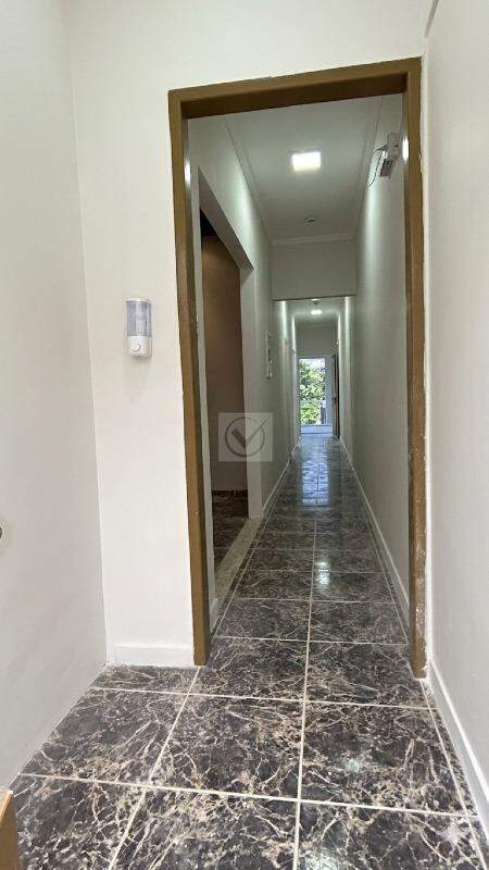 CASA AMPLA EM DOIS PAVIMENTOS – EXCELENTE OPORTUNIDADE! - Foto 3