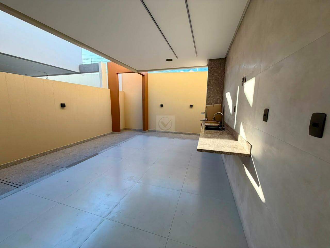 Alto Padrão e Exclusividade no Condomínio Santo Antônio! Casa de 3 Quartos com Closet - Foto 14