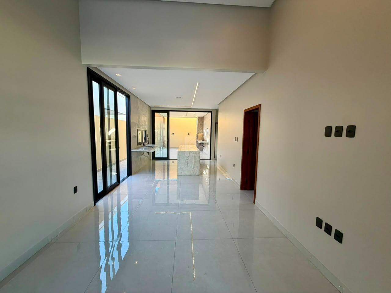 Alto Padrão e Exclusividade no Condomínio Santo Antônio! Casa de 3 Quartos com Closet - Foto 5