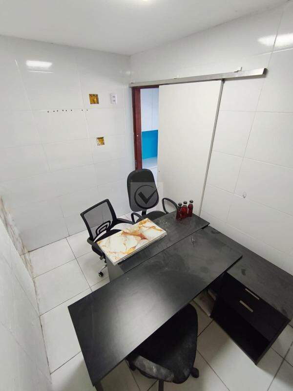 Sala Comercial de Frente (120m²) para Alugar no Salgado Filho - Foto 6