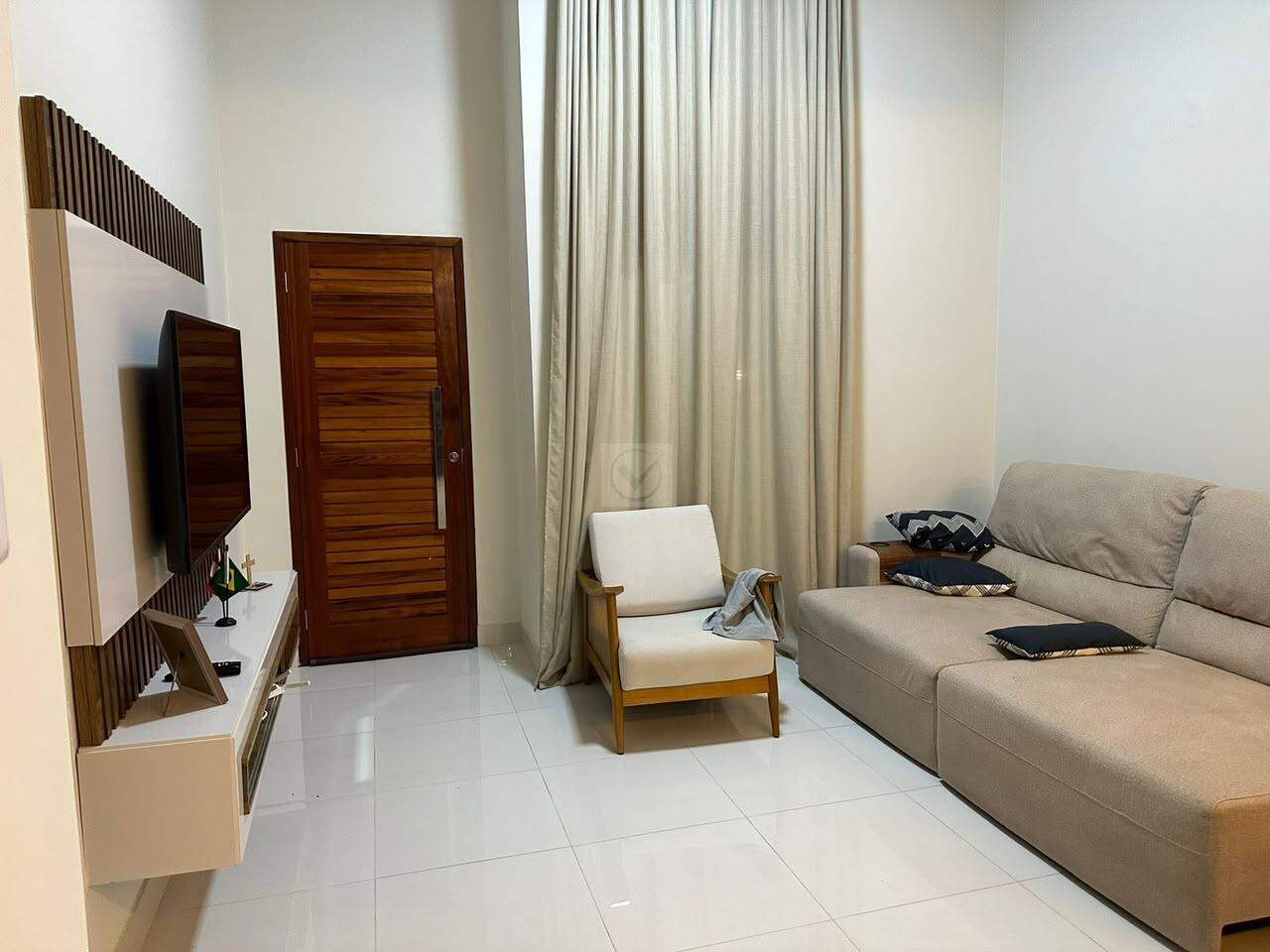 Conforto, Lazer e Privacidade no Portal do Lago! Casa de 3 Quartos com 2 Suítes e Piscina Privativa - Foto 3