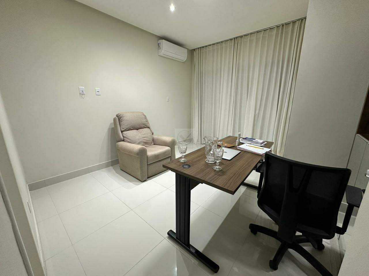 Conforto, Lazer e Privacidade no Portal do Lago! Casa de 3 Quartos com 2 Suítes e Piscina Privativa - Foto 4