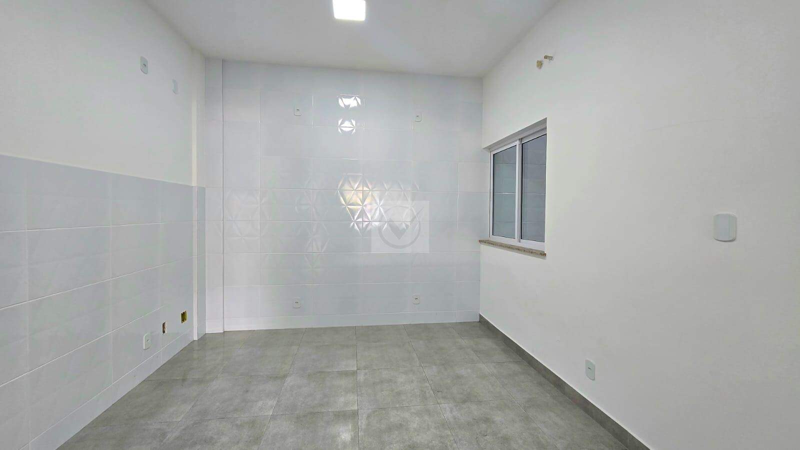 Ponto Comercial na Avenida Hermes Fontes vizinho ao Subway - Foto 6