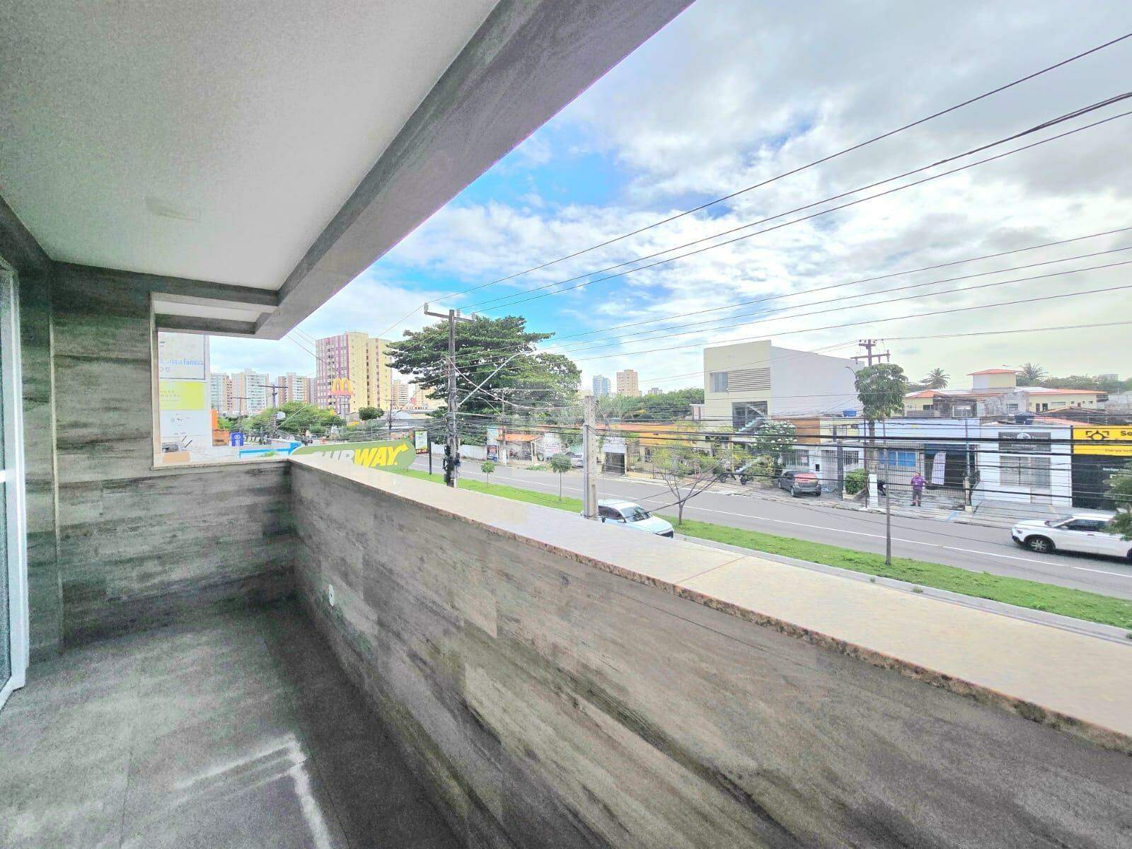 Ponto Comercial na Avenida Hermes Fontes vizinho ao Subway - Foto 4