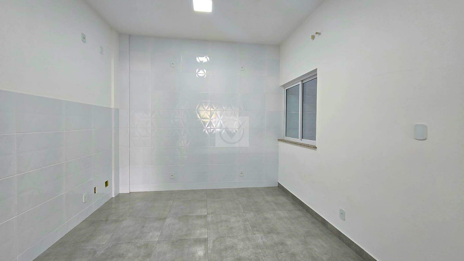 Ponto Comercial na Avenida Hermes Fontes vizinho ao Subway - Foto 6