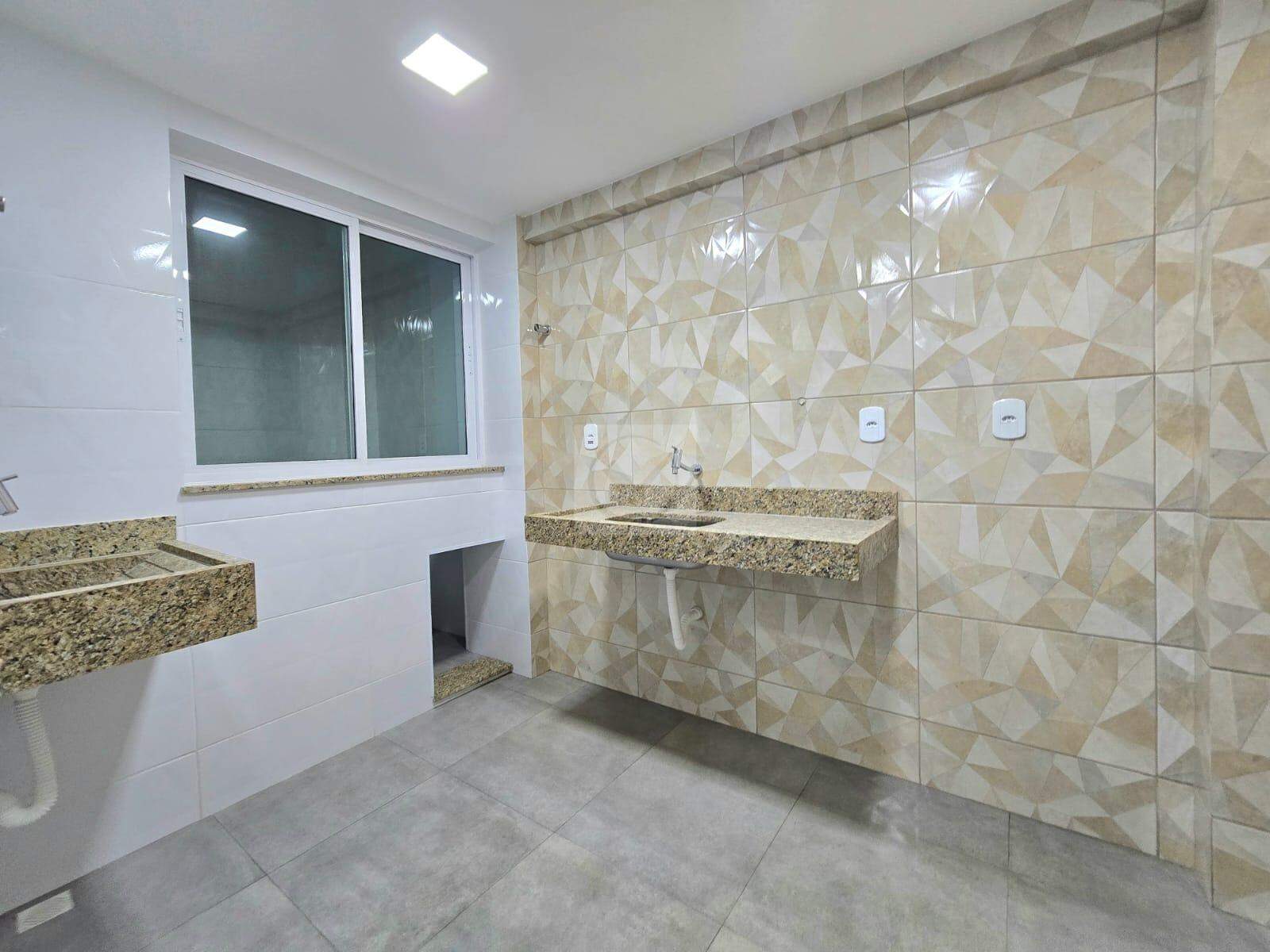 Ponto Comercial na Avenida Hermes Fontes vizinho ao Subway - Foto 5