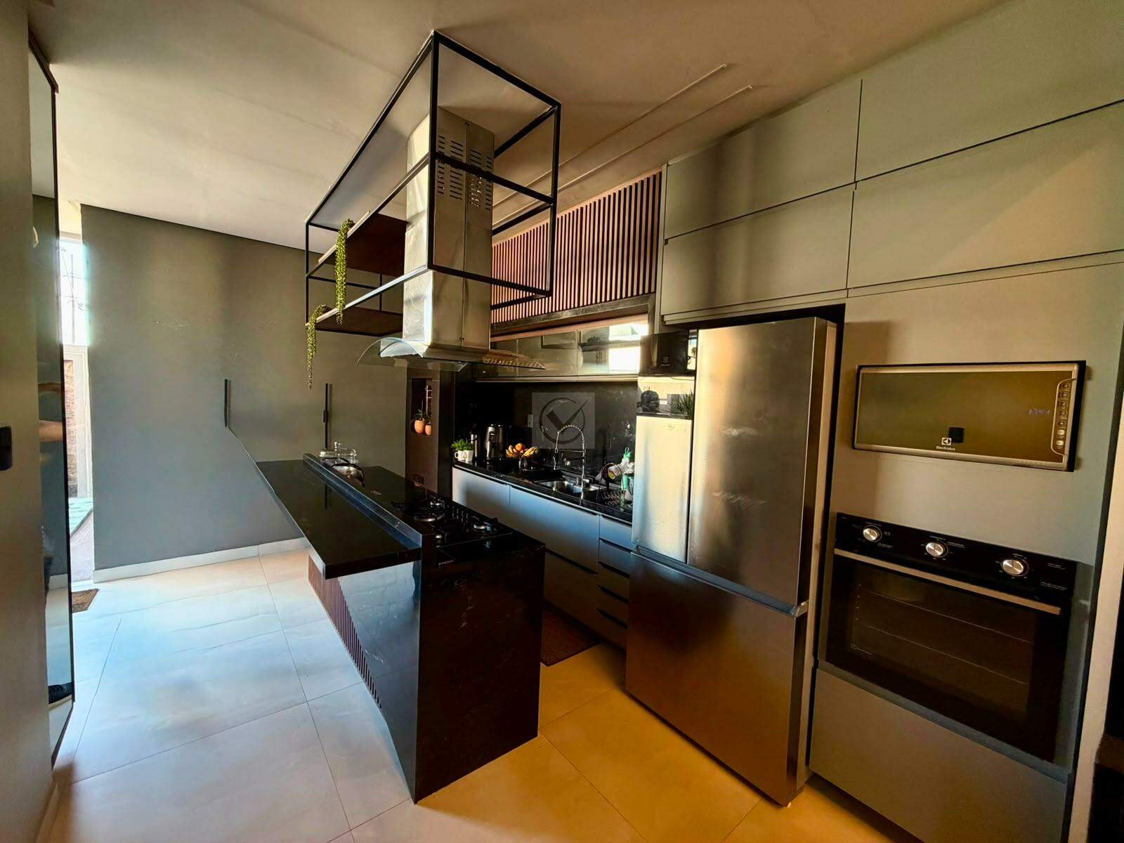 Elegância e Lazer no Condomínio Leonardo da Vinci! Excelente Duplex de 3 Quartos com Piscina - Foto 5