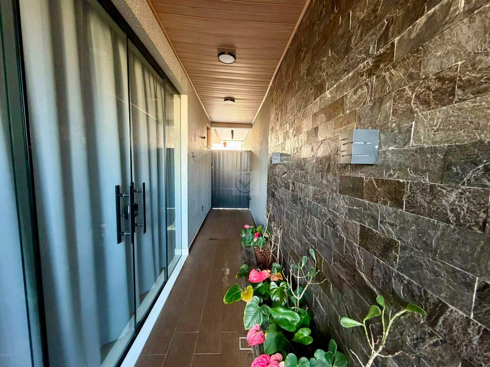 Elegância e Lazer no Condomínio Leonardo da Vinci! Excelente Duplex de 3 Quartos com Piscina - Foto 9