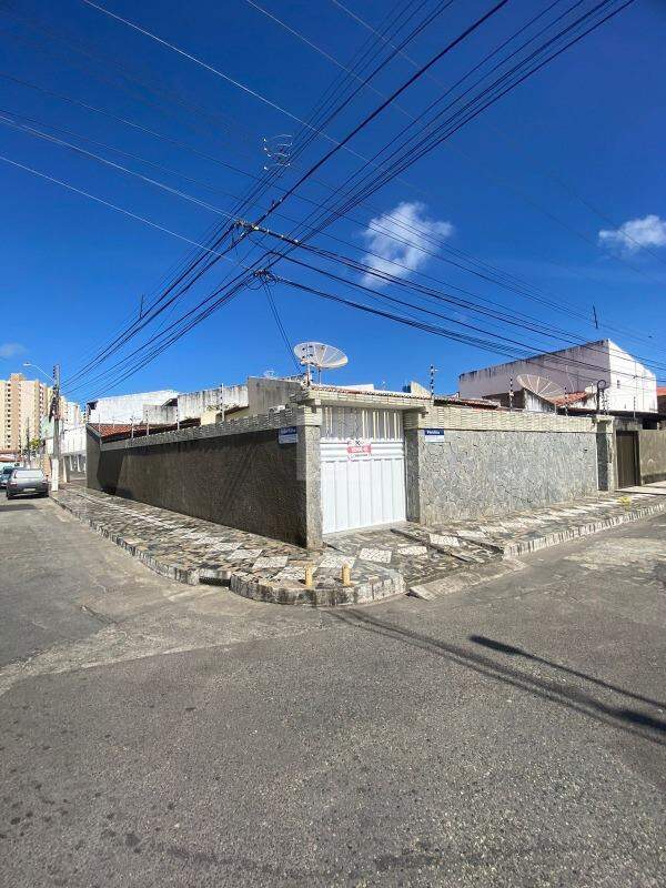 Casa no Bairro Luzia - Foto 2