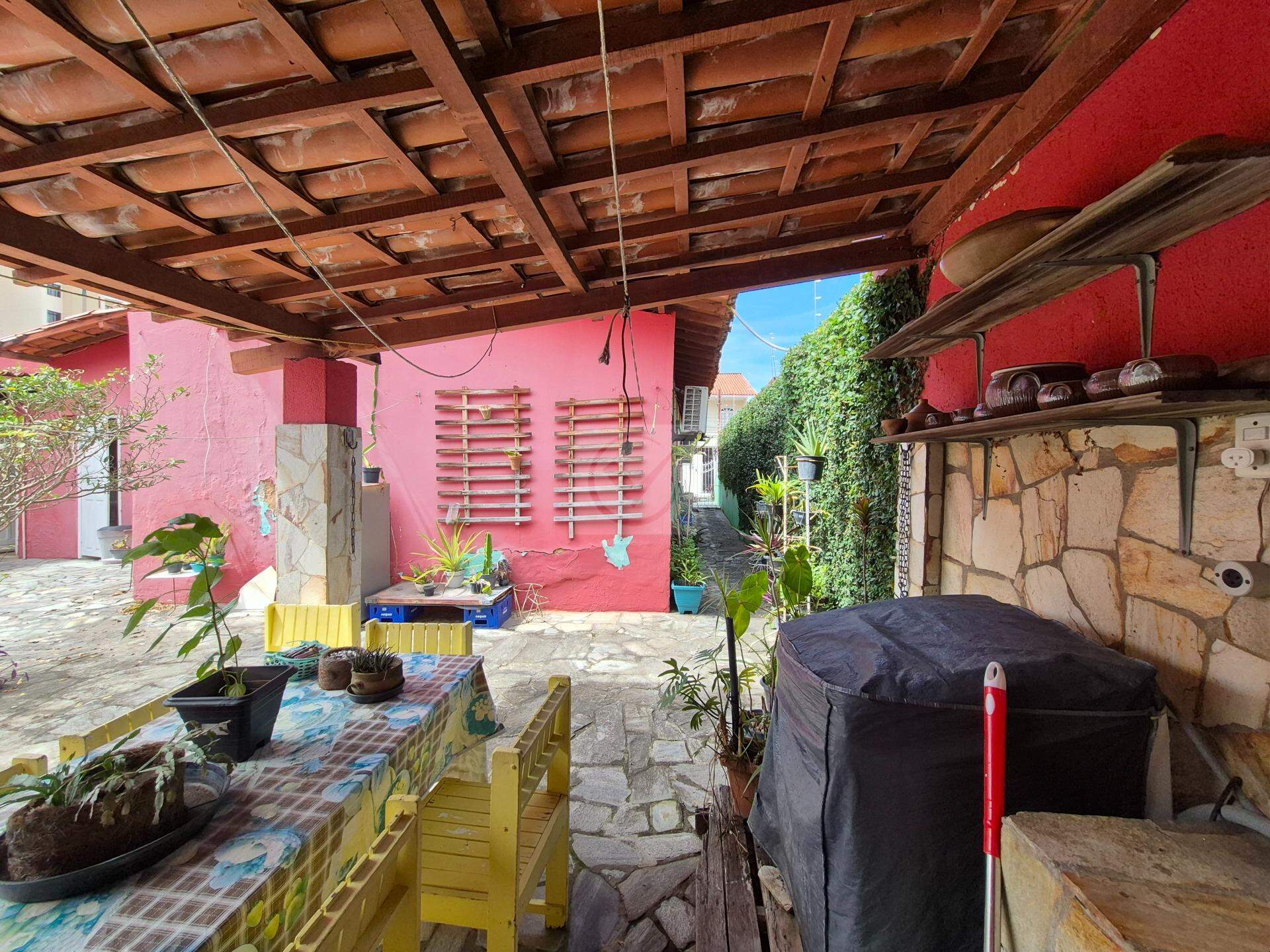 Casa ampla para locação em excelente localização no bairro Luzia - Foto 14