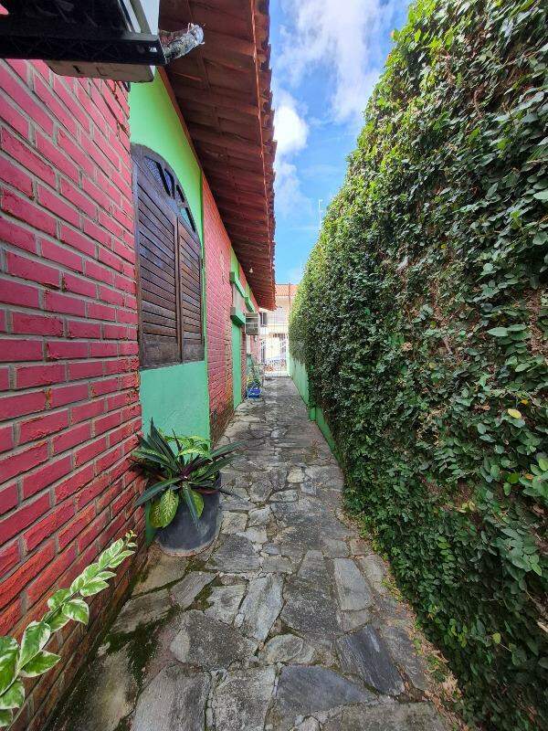 Casa ampla para locação em excelente localização no bairro Luzia - Foto 15
