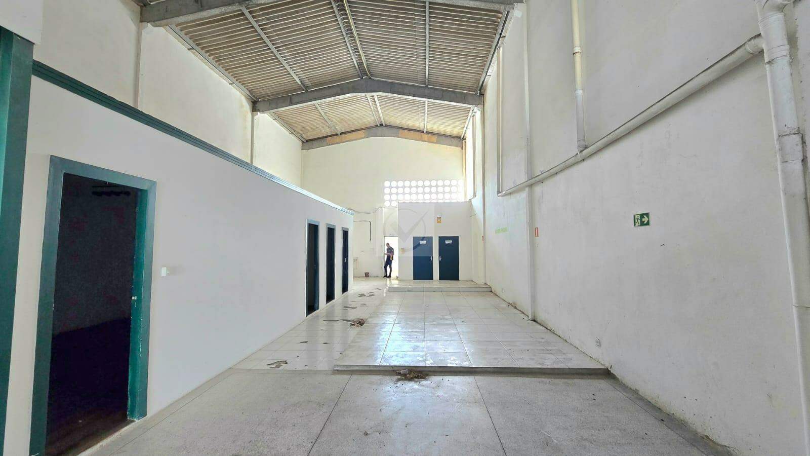 Excelente Oportunidade no Siqueira Campos: Galpão Comercial com 900 m² de Área Total - Foto 4