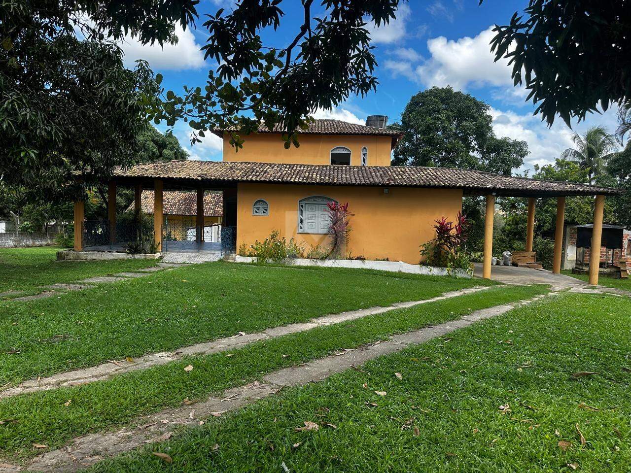Chacara com Dois Pavimentos, Piscina e Área Gourmet