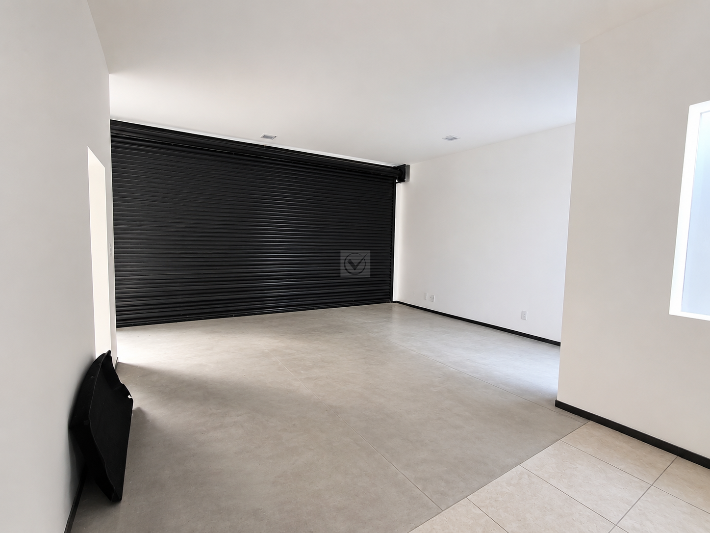 Excelente Ponto Comercial com 400 m² de Área Construída – Localização Privilegiada! - Foto 2