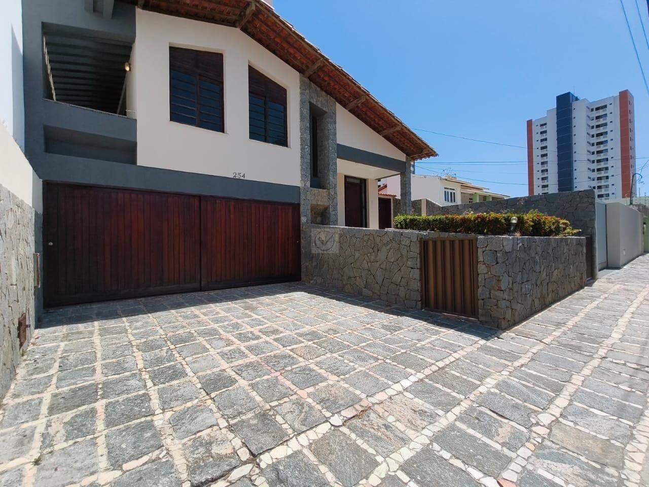 Casa Duplex para Alugar em Farolândia em Aracaju/SE – Conforto e Lazer Privativo