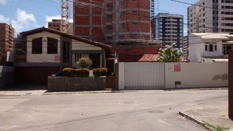 Casa para aluguel, 3 quartos, 1 suíte, 2 vagas, Farolândia - Aracaju/SE