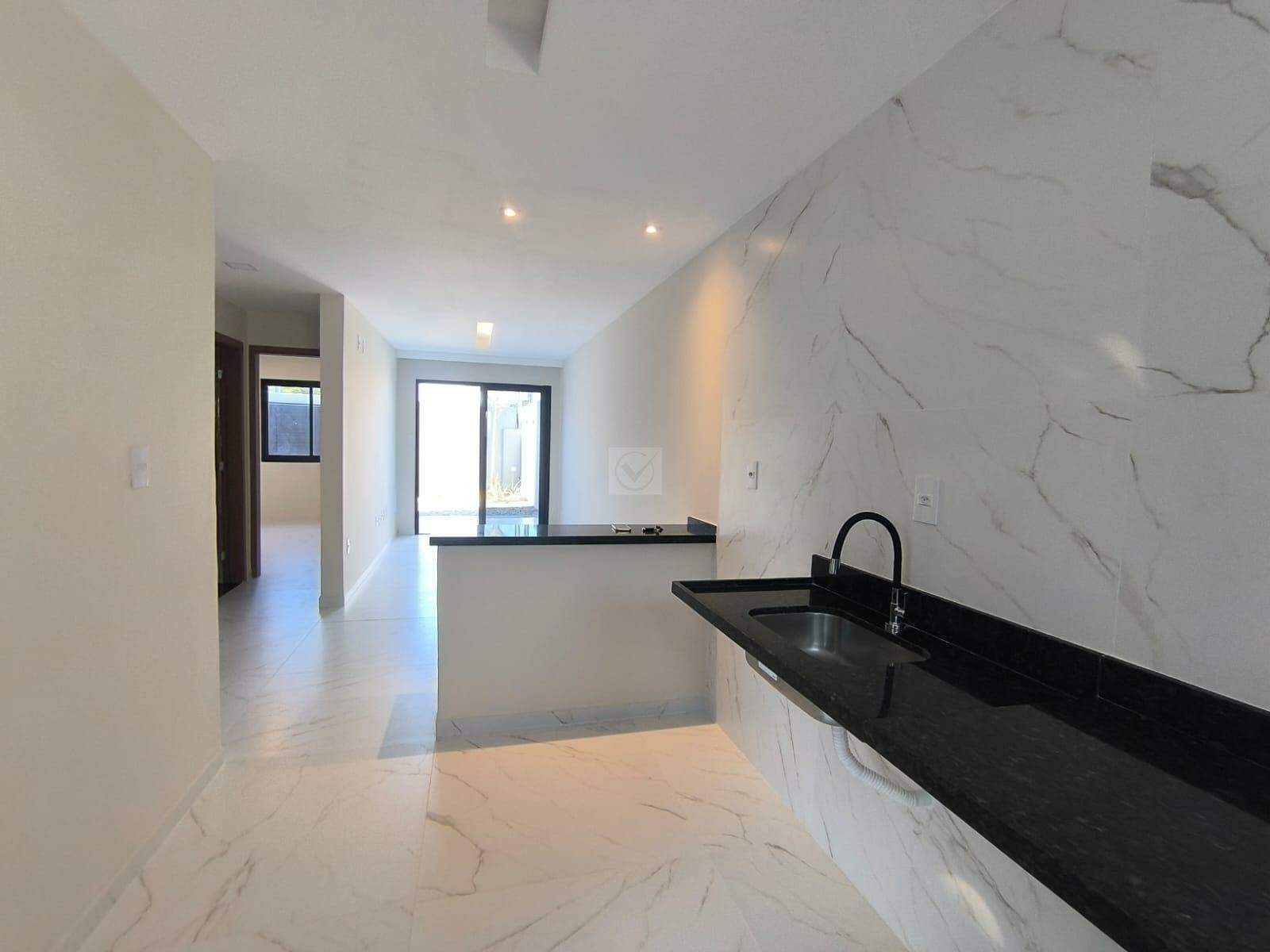 Casa duplex em área de expansão