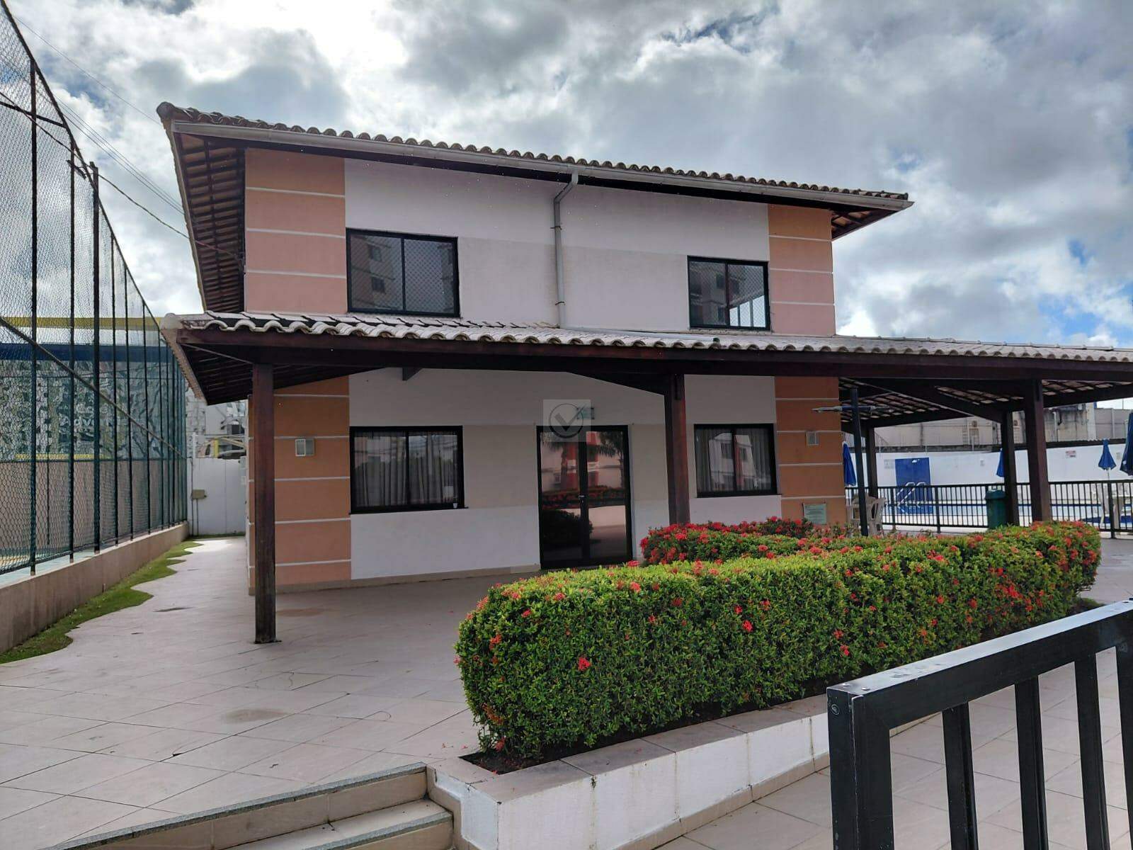 Apartamento de 68m² em localização privilegiada, bem em frente a uma praça encantadora. - Foto 12