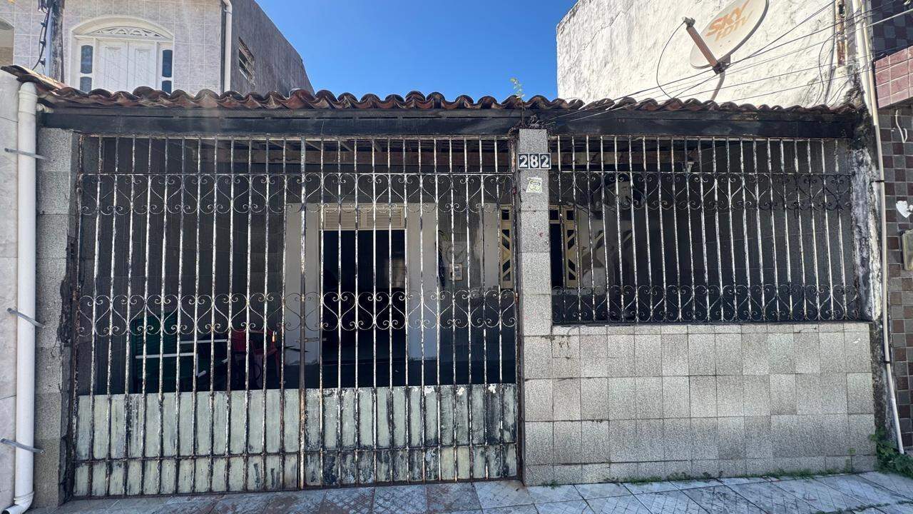 Casa no Bairro Santos Dumont - Foto 2