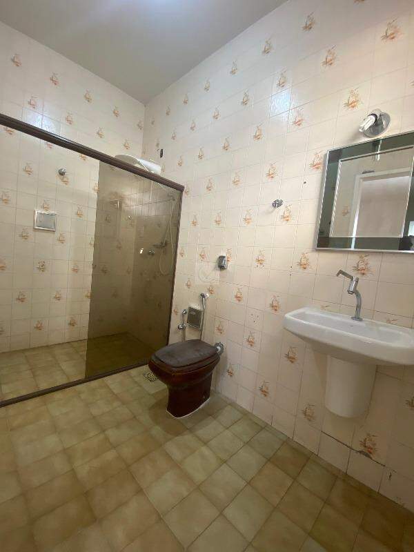 Excelente Casa Térrea em Localização Privilegiada – 238m² de Conforto e Praticidade! - Foto 8