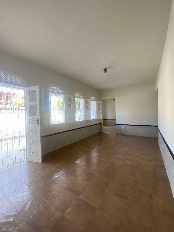 Excelente Casa Térrea em Localização Privilegiada – 238m² de Conforto e Praticidade! - Foto 4
